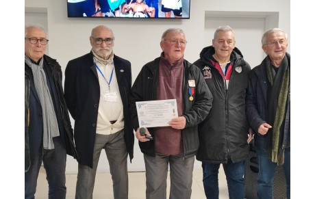 UNE MEDAILLE D'OR ASSOCIATIVE A LA MELLINET FOOTBALL